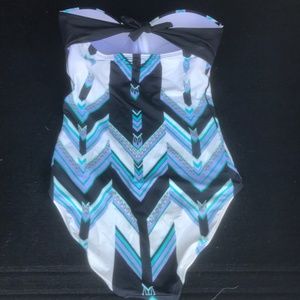 SKYE by Infinity Raine Swim - Gorgeous Skye one piece swimsuit size S/P SKYE by Infinity Raine Swim - Gorgeous Skye one piece swimsuit size S/P